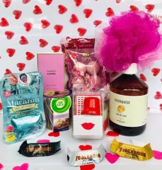 Valentijnsdag Beautybox cadeau voor haar - Valentijn Pakket Cadeautje Vrouw - Rozenwater...